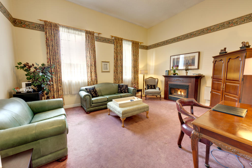 The Woodlawn Inn Кобург Екстериор снимка