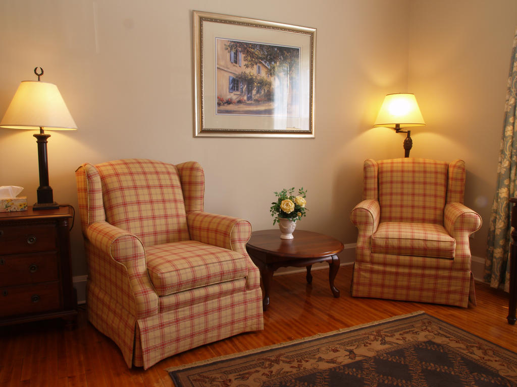 The Woodlawn Inn Кобург Интериор снимка