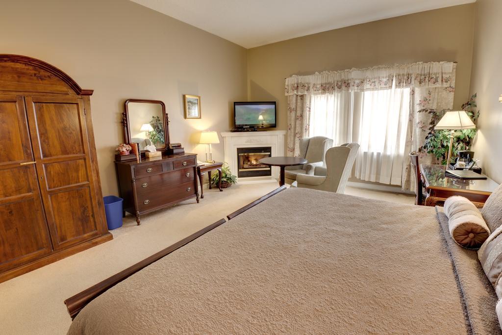 The Woodlawn Inn Кобург Екстериор снимка
