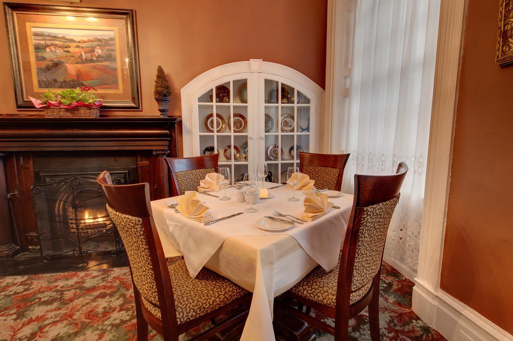 The Woodlawn Inn Кобург Екстериор снимка