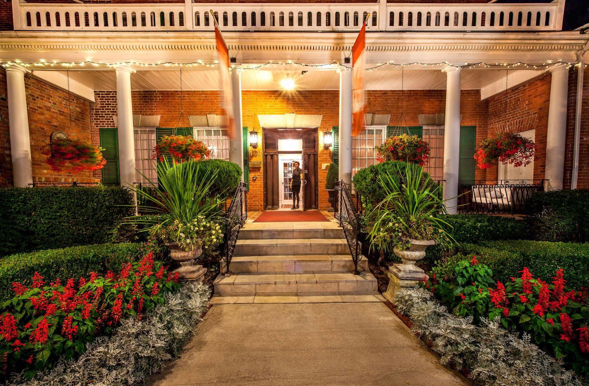 The Woodlawn Inn Кобург Екстериор снимка