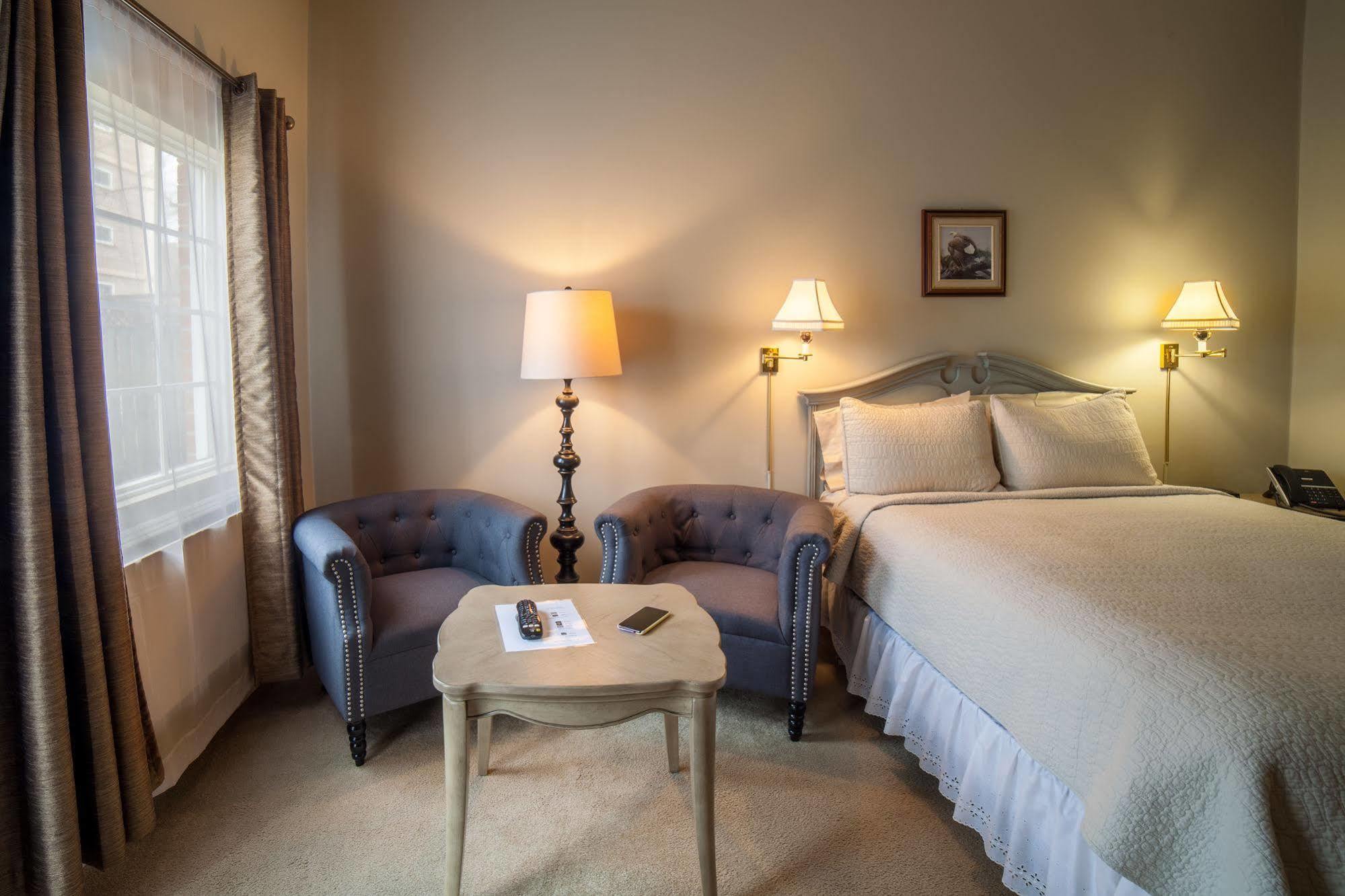 The Woodlawn Inn Кобург Екстериор снимка